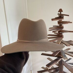 Nude Felt Brimmed Hat